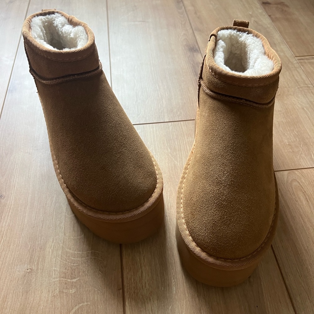 [NEW/UNWORN] CUSHIONAIRE Genuine Suede Platform Boot - Picture 3 of 9